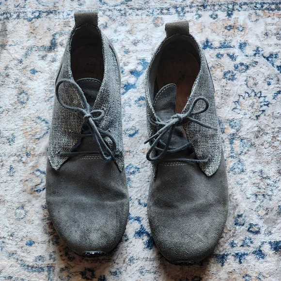 Gray Suede Women's Shoes - Picture 5 of 6